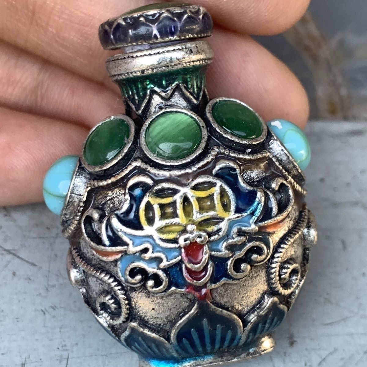 Vintage Cloisonné bronzen snui - Vintage Collectible Bottles recensie en prijs