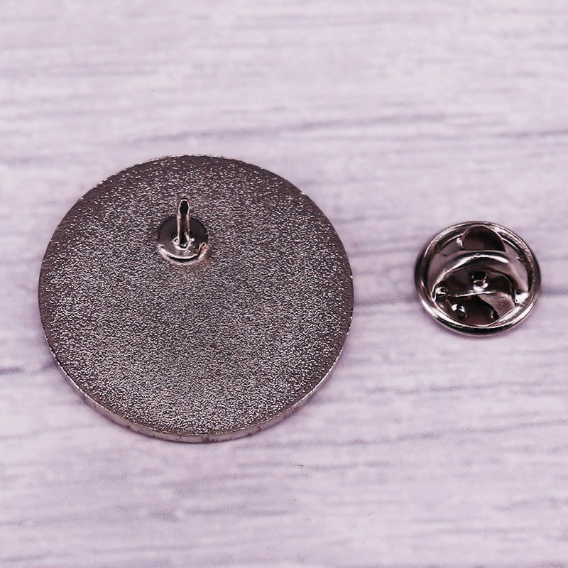 The-Adicts Emaille Pin Vintage - Vintage Collectible Pins recensie en prijs
